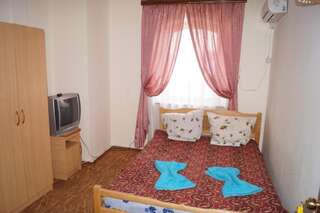 Гостиница Троя Витязево Стандартный двухместный номер с 1 кроватью или 2 отдельными кроватями-6