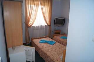 Гостиница Троя Витязево Стандартный двухместный номер с 1 кроватью или 2 отдельными кроватями-4