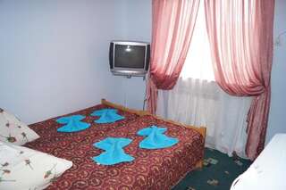 Гостиница Троя Витязево Стандартный двухместный номер с 1 кроватью или 2 отдельными кроватями-8